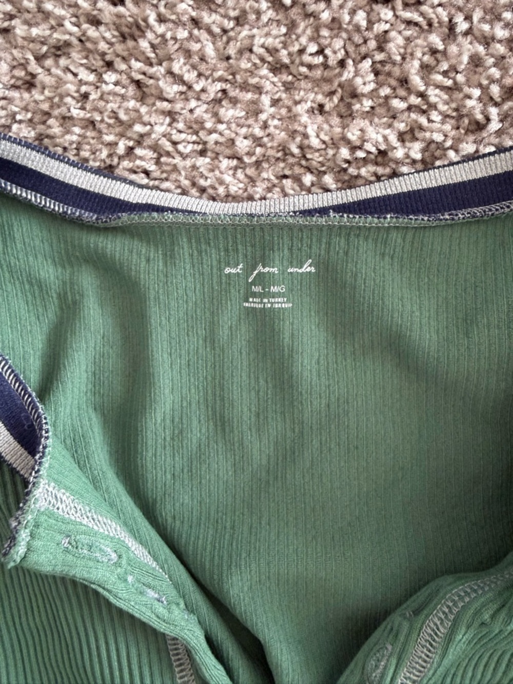 Urban Outfitters Sage Ribbed Cropped V-Neck Long Sleeve Top - Picture 2 of 3